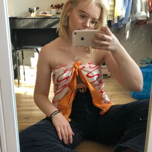  - Scarf jag använder som beach coverup, lite små ”hål” som bild tre men inget man tänker på. Bild 1 är mest representativt för färgen