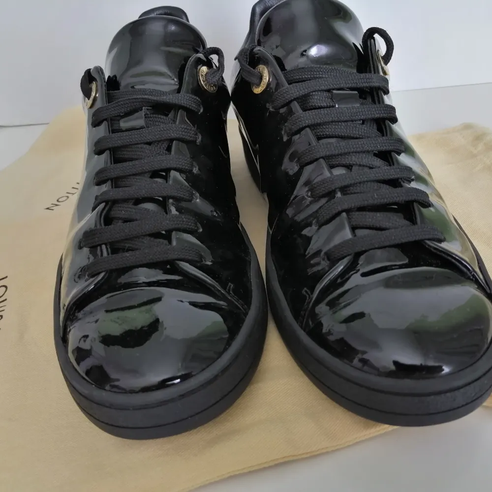 Louis Vuitton Frontrow sneakers, excellent condition, dustbag, authentic, size 37 / insole 24cm, write me for more info. Skor.