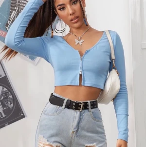 Blå tröja med dragkedja  - Blå tröja från shein med dragkedja 