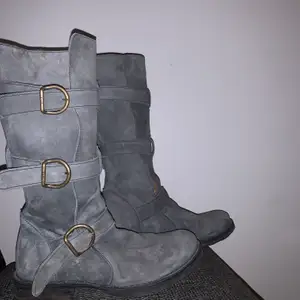 Oanvända fiorentini + baker boots i mocka och skinn, nytt pris 4000kr