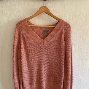 Rosa stickad tröja Lindex stl M - Passar även S. Använd fåtal tillfällen. 