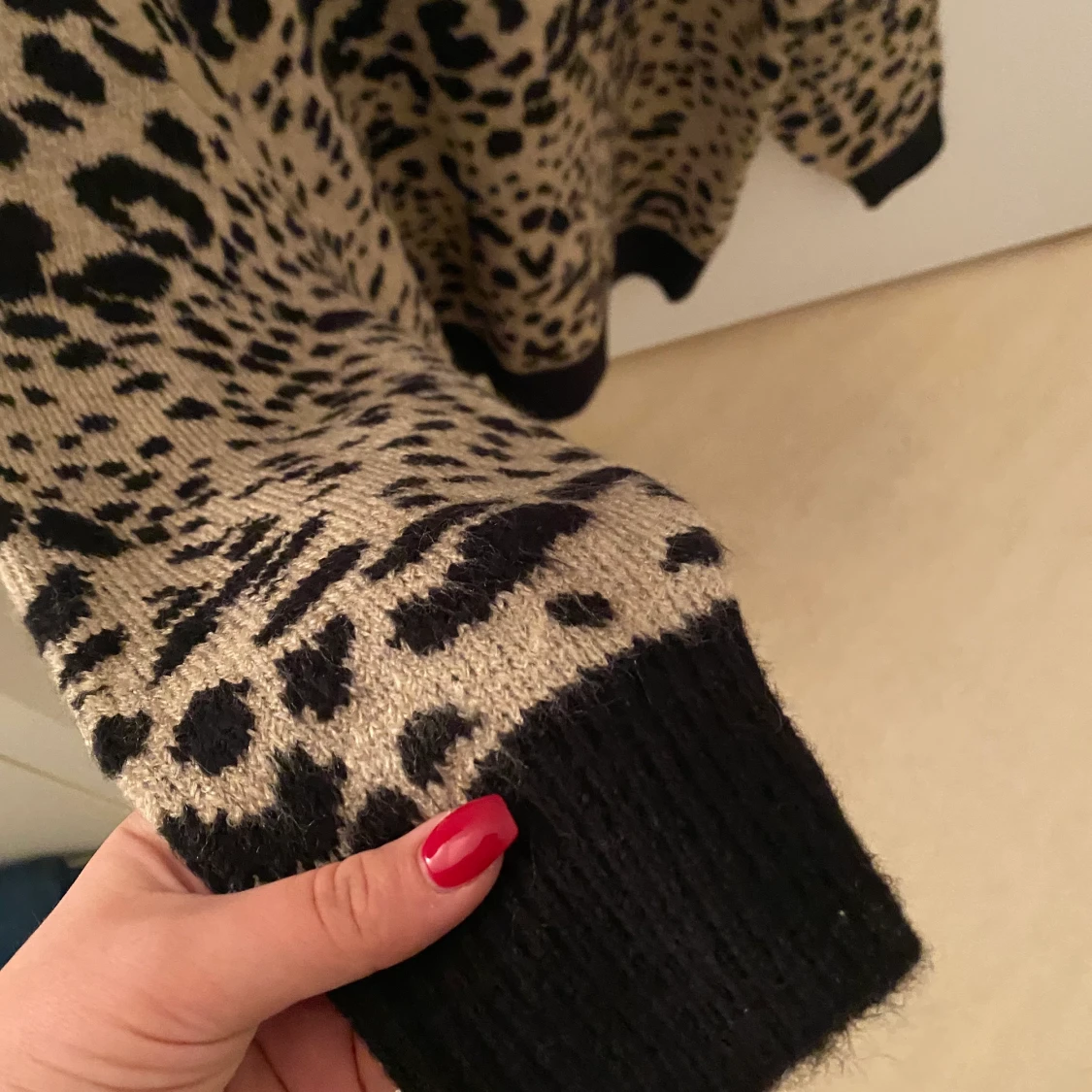 Leopard mönstrad tröja  - 91