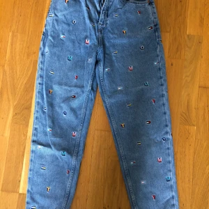 Tommy Jeans  - Nice mom jeans with small patches