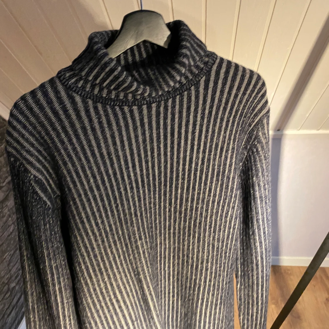 Tjock polotröja - 90