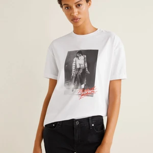 michael jackson t-shirt🤟🏽🤟🏽 - as ball t-shirt ca 2 år gammal men i nyskick, från mango🤍 50 kr + frakt