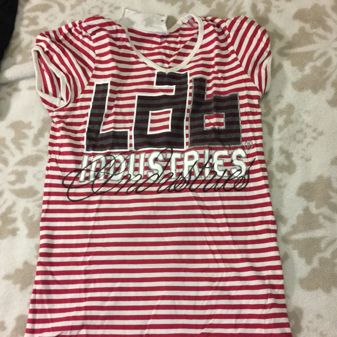 2 fina t-shirts  - 91