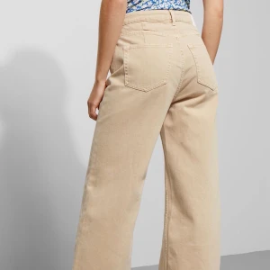 Weekday Ace Jeans - Beiga snygga Weekday jeans i modellen Ace! 