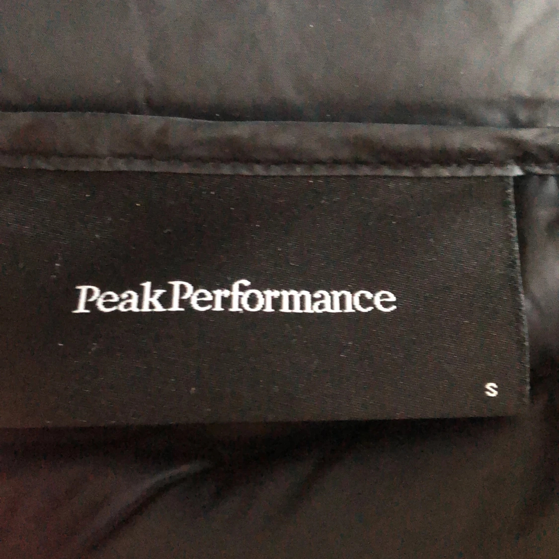 Svart Peak performance jacka - 90