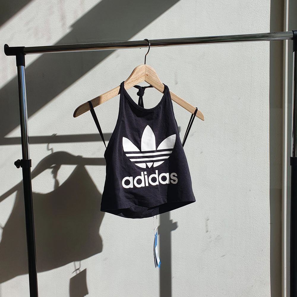 Adidas linne köpt på junkyard | Plick Second Hand