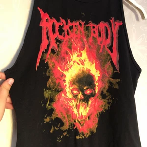 Body  - Säljer denna body från Carlings, aldrig använd, säljer den för 60kr☺️