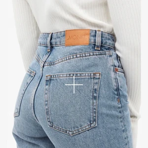 Monki jeans - Säljer mina jeans från monki då de var förstora för mig. Använda en gång, som nya!