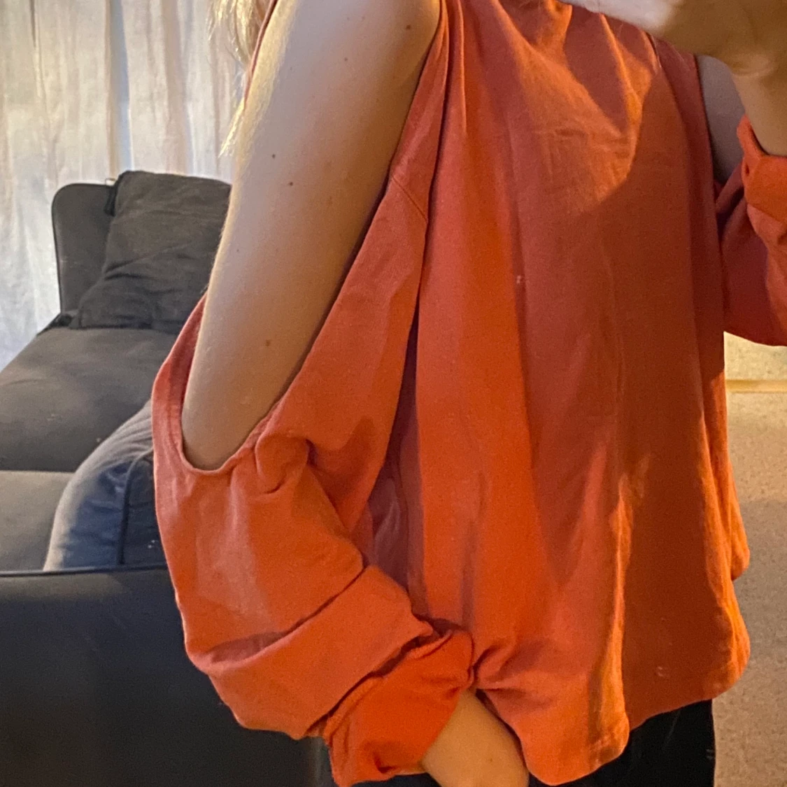 Tröja med hål över axlarna - 90