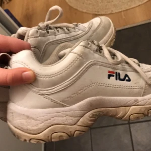 Fila skor  - Sköna men har blivit för små 