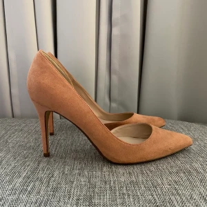 Klackskor - Peachfärgade klackar 🧡🧡🧡 Oanvända, klackhöjd 9.5 cm