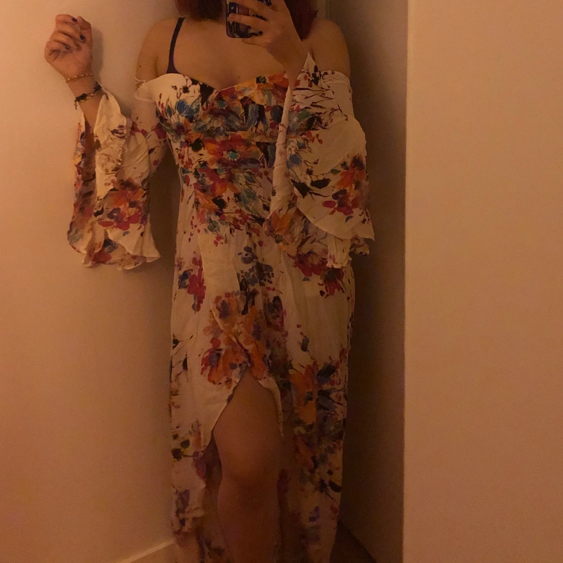 maxiklänning med slit, blommotiv  - 91