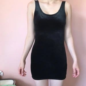  - Fin svart klänning i sammet 💖✨