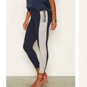  - Superfina tights, oanvända, storlek S.  