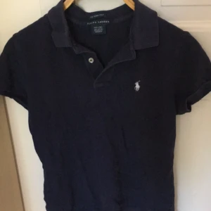  - Galet snygg ralphlauren polo säljs billigt!  