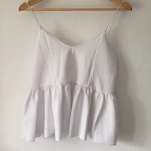  - Croppat linne från Nelly Trend