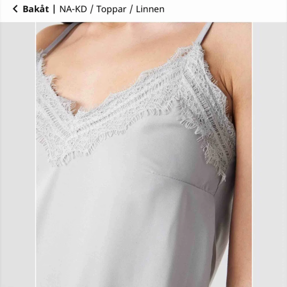 Ny lace detailed grå blusen från Trendyol, storlek är 34. Aldrig använd! Original priset är 199 kr. Frakt är plus 10kr.. Toppar.