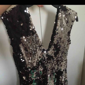  - HELT NY klänning ifrån nelly! 