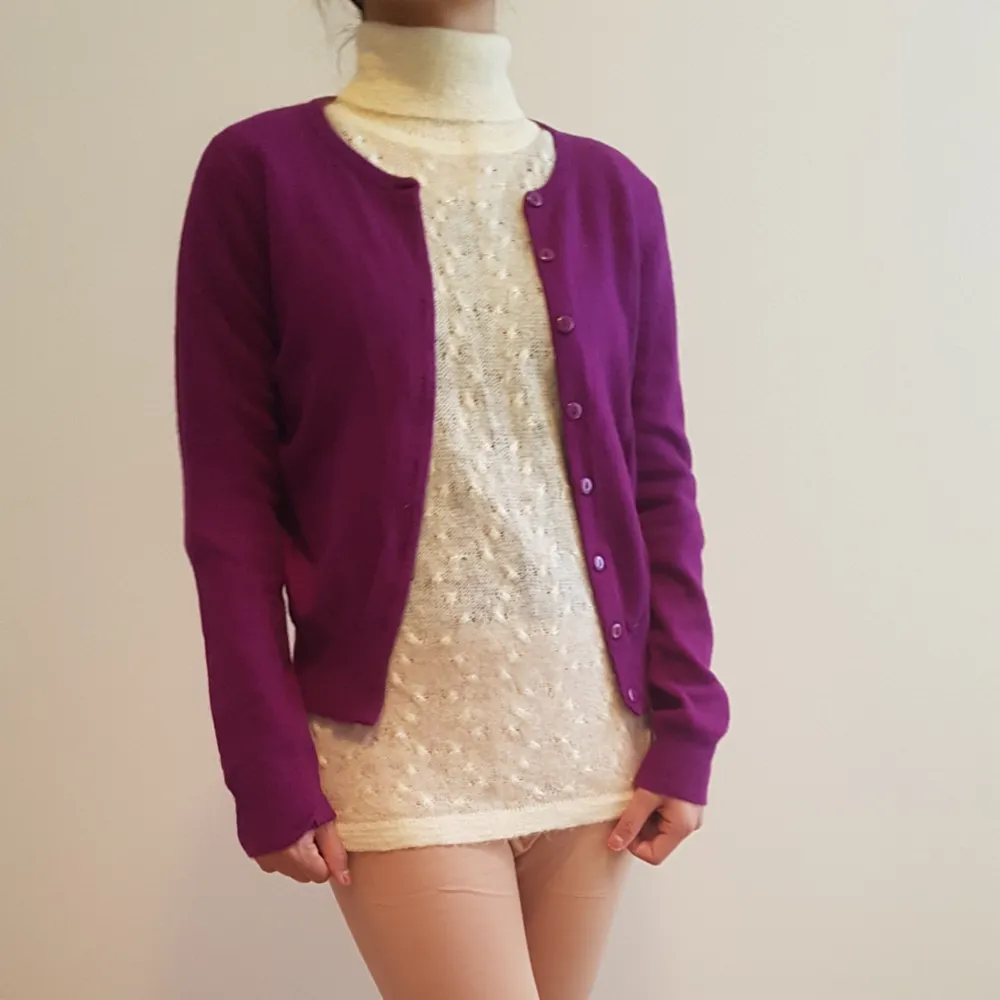 Lindex  Purple cardigan May fit to xs to small Can meet up at tcentralen. Toppar.