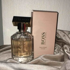  - Hugo boss the scent 50 ml Äkta, använt endast lite, nypris 749 säljer för 400 gratis frakt