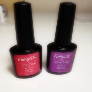  - 30 kr/st eller båda för 50. Uv base och topcoat för gelenaglar. Testat 1-2 ggr, funkade väldigt bra för mig. 