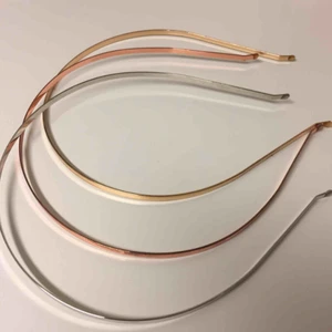  - Alla diadem för 60kr plus 18kr frakt. 