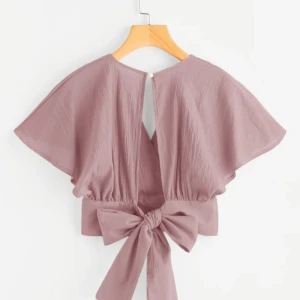  - Jättefin top som endast är använd 1 gång. Säljer då den var för stor för mig. 100kr + frakt