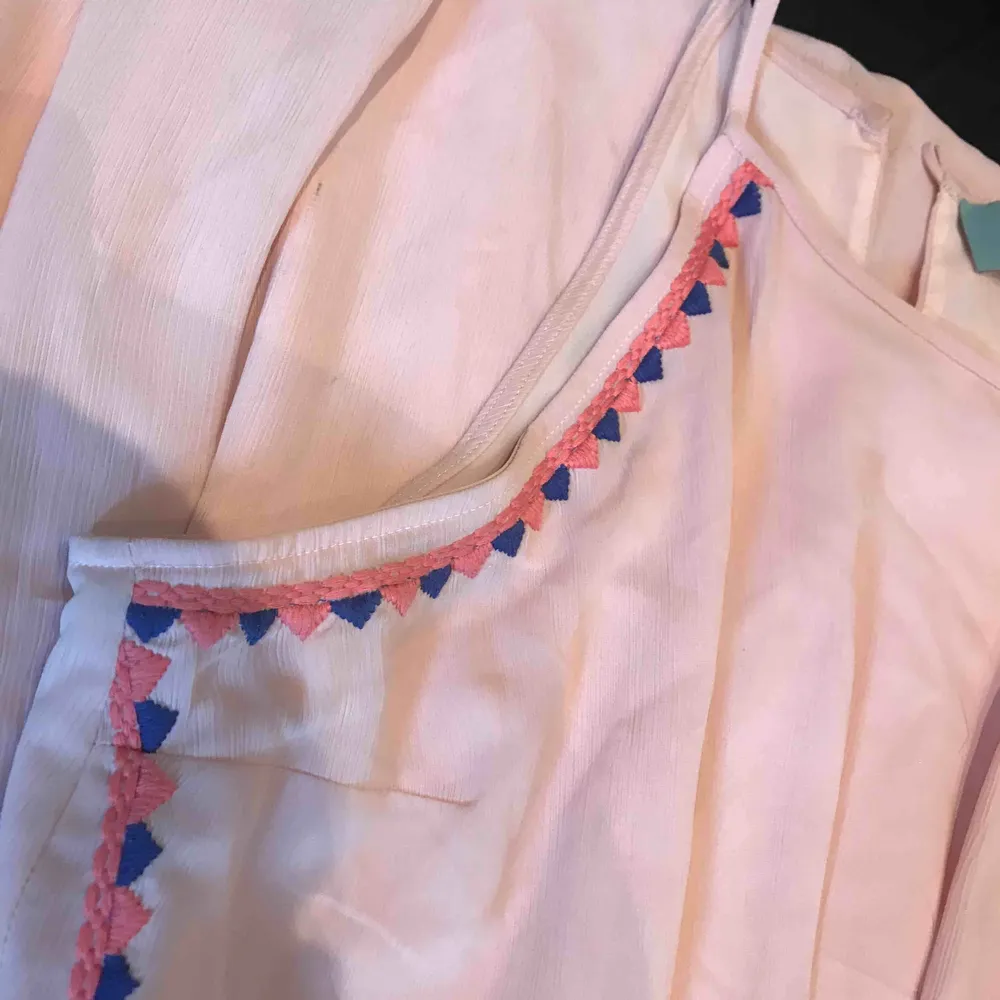 Formal maxi dress in pink. Bought in the USA at Dillard’s. . Klänningar.