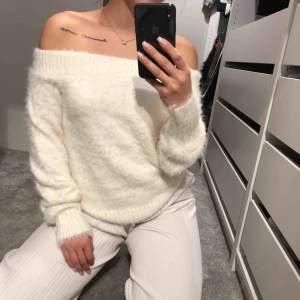  - Jätte gosig stickad tröja från River Island! 😍 Passar även S. Köparen står för frakt (60kr)