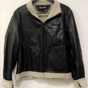  - Storlek 12 passar M, S om man vill ha den lite oversize.