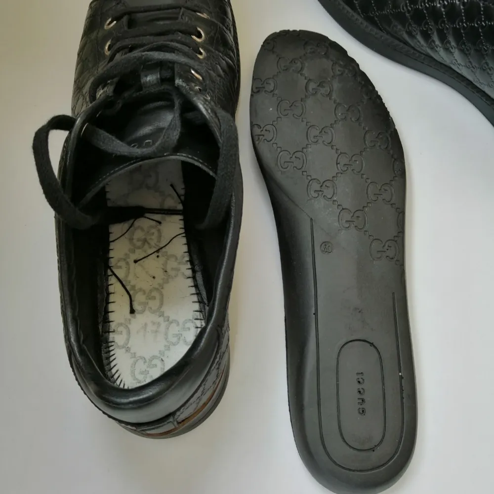 Gucci shoes unisex, Excellent condition, full set box and dustbag, 100% authentic, size 39.5, insole 26.5cm, write me for more info and pics.!!!!!  Delivery to USA, Canada, Australia No return. Skor.
