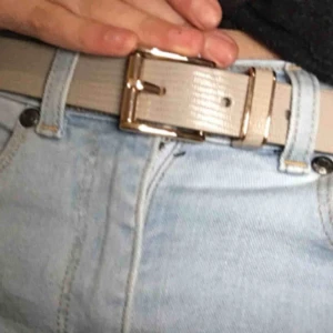  - Jätte fint skärp, köptes på H&M för 199kr och säljer för 50kr för den ej kommer till användning 