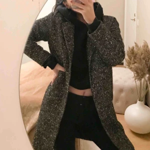  - Kappa från Bikbok. Storlek är XS men passar även som S. Köparen står för frakten