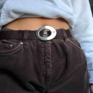  - Fina bruna manchesterbyxor, vill gärna ha kvar dem men de är tyvärr för stora för mej.