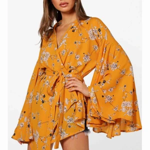  - Råka köpa två av denna blus splitter ny fortfarande o öppnad från påsen💯 Stl 38 men kan passa 36 