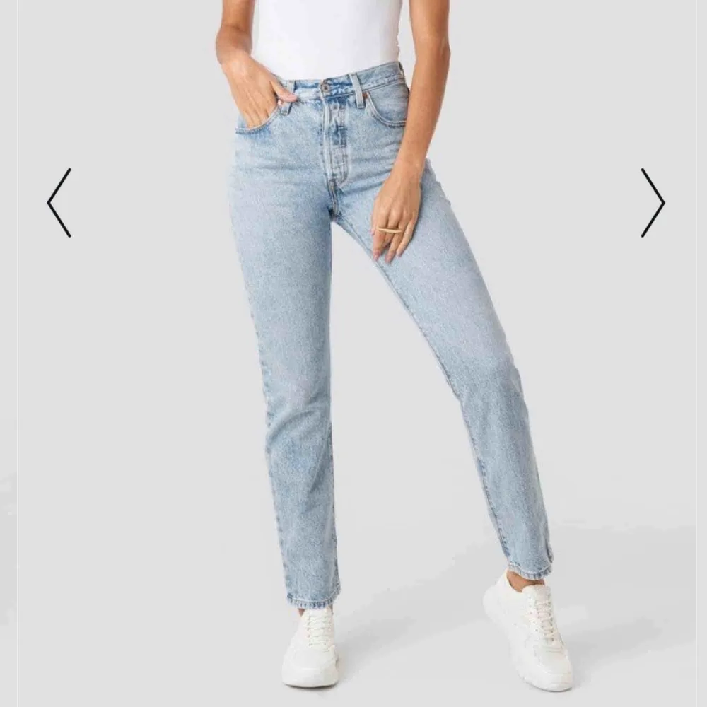 Levi’s jeans, nypris 999kr, använda endast en gång    Köparen står för fraktkostnad. Jeans & Byxor.