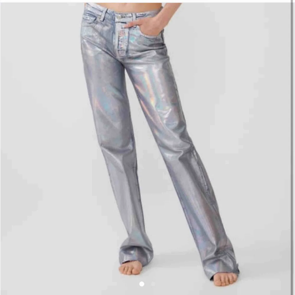 Intressekoll på mina space byxor från zara (brukar vanligtvis ha W27 L32 i byxor) använd endast 1-3gr. Jeans & Byxor.