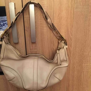 M - Äkta Coach hand väskan köpt i USA.