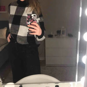  - Jätteskön tröja från Chiquelle, kommer tyvärr inte till användning längre