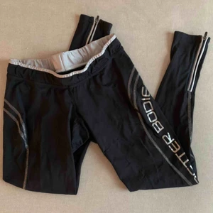  - Träningstights från better Bodies. Mycket sparsamt använda. Låg midja och dragkedja längst ner.