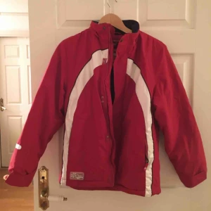  - Vinterjacka EUR 158, 12-13 Y