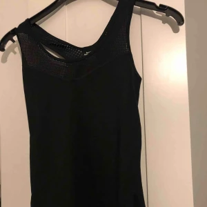  - Nike träningslinne 