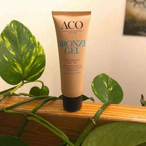  - Enbart testad. Sjukt fin om man vill ha en naturlig tan, känns knappast på hyn. 