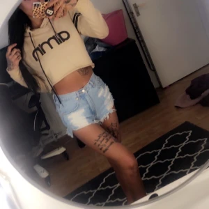 Aimn hoodie - Nyskick storlek S