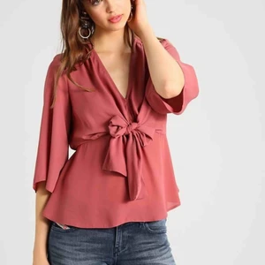  - Helt ny blus med prislapp kvar  Fri frakt 