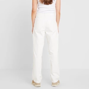 Weekday Rail Jeans - Vita Rail jeans. Rena och fina.