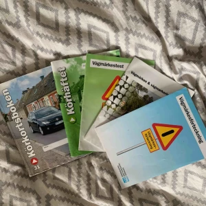  - Körkortsböcker, fint skick, i körkortsboken har jag bara gjort några få markeringar på sånt jag tyckte var viktigt, annars är det väldigt sparsamt använda ☺️ GRATIS FRAKT!